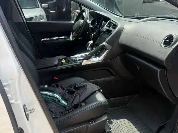 Peugeot 3008 2015