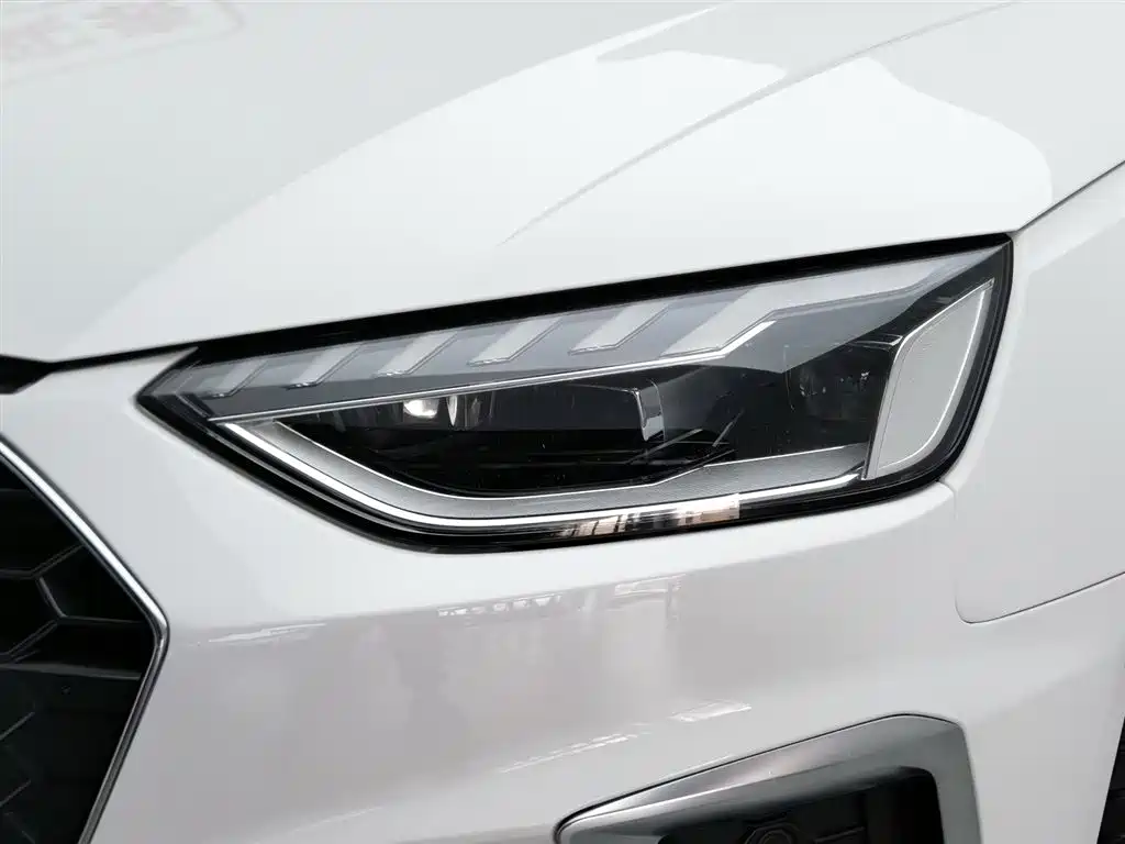 Audi A4L 2021 — фото 7
