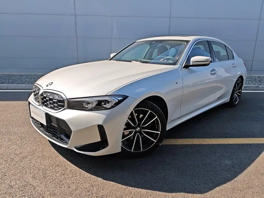 BMW 3 Series 2025 — фото 1