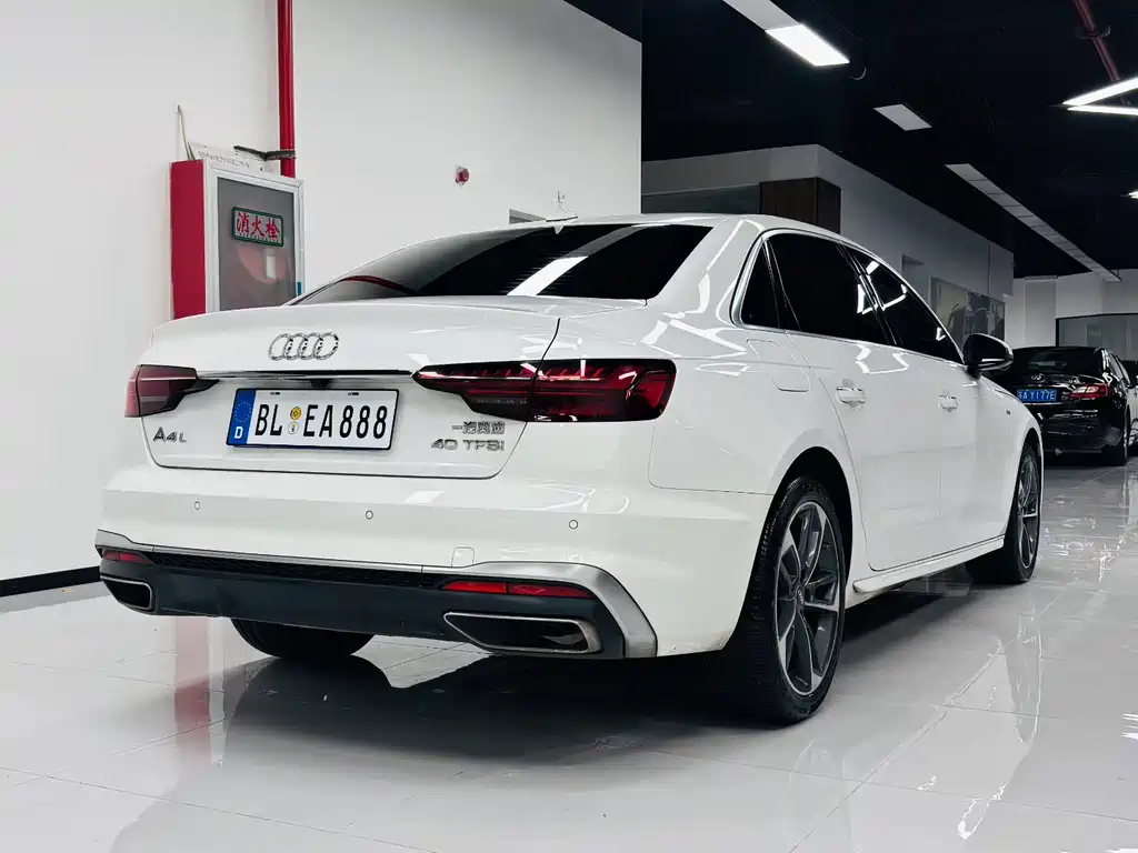 Audi A4L 2020 — фото 7