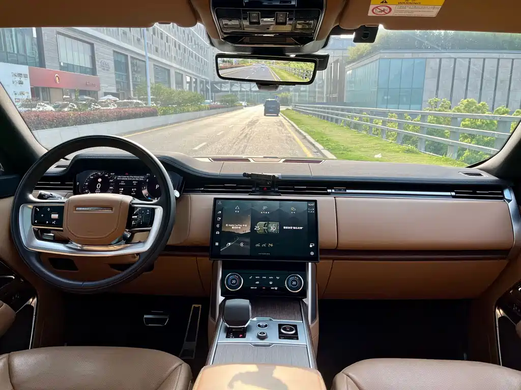 Land Rover Range Rover 2023 — фото 10