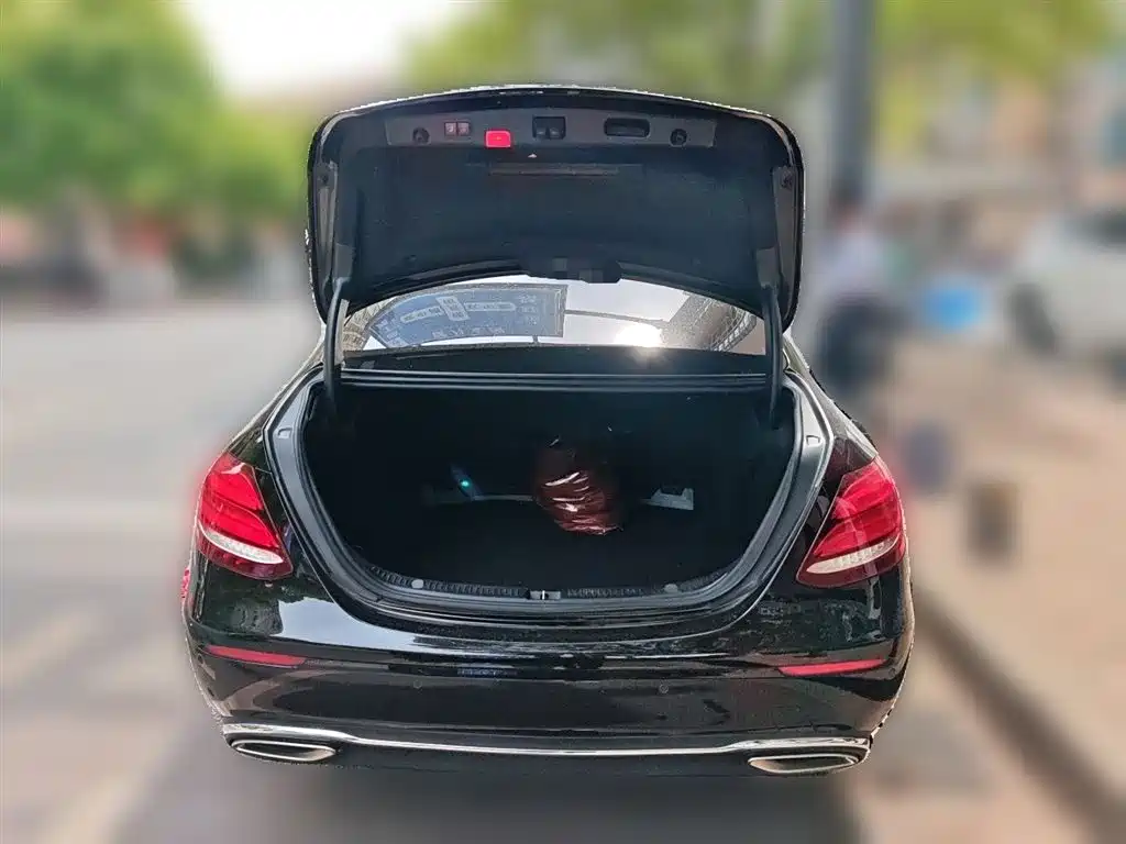 Mercedes-Benz E-Class 2019 — фото 10