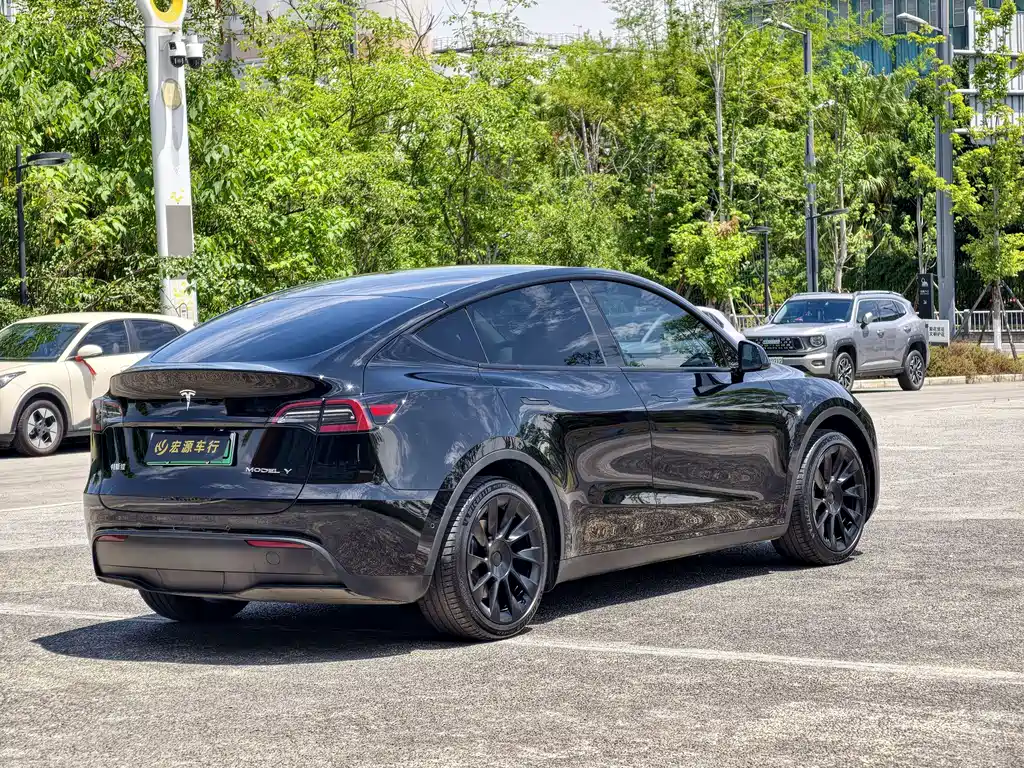 Tesla Model Y 2022 — фото 4