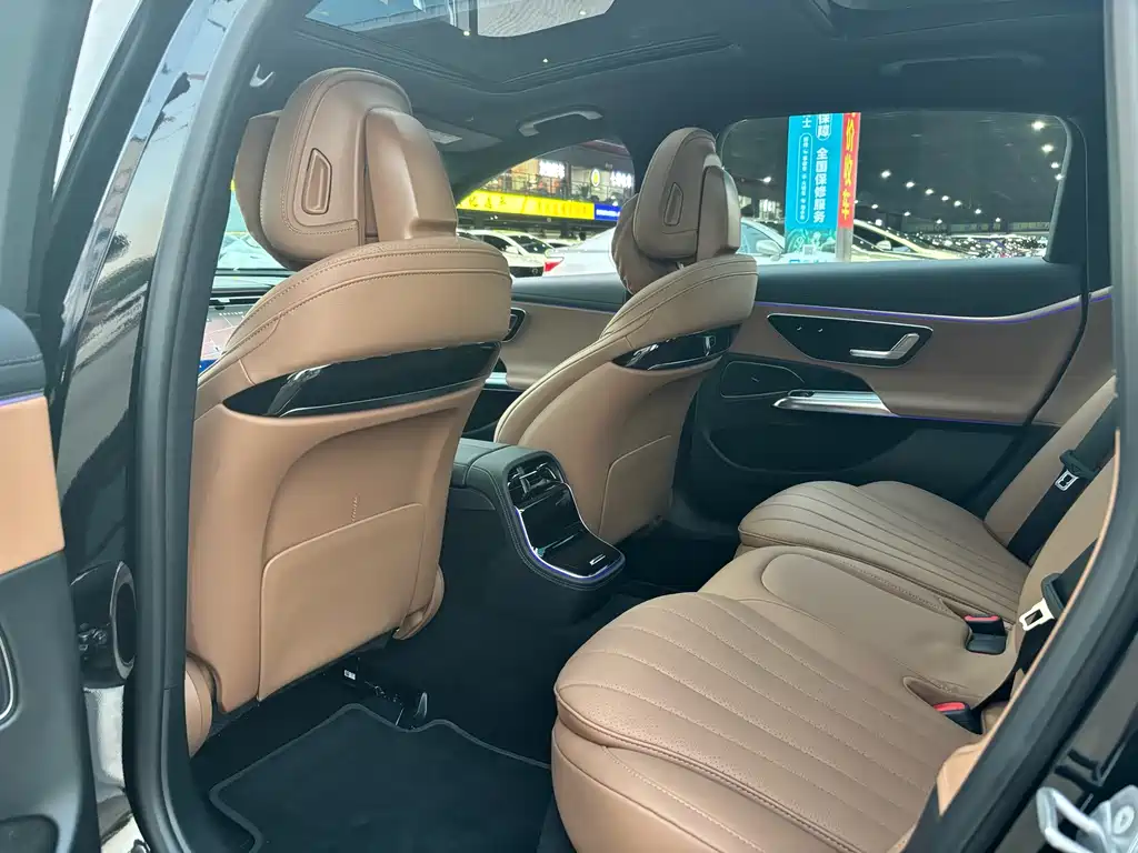 Mercedes-Benz E-Class 2025 — фото 15
