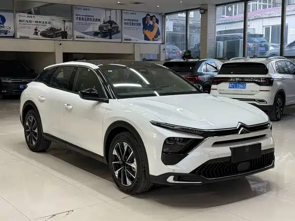 Citroën Versailles C5 X 2024