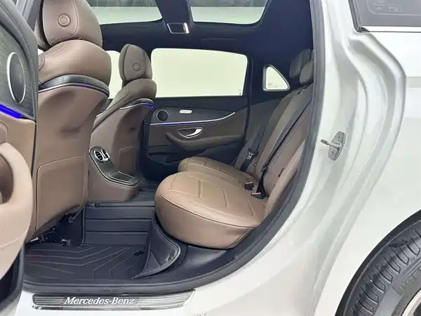 Mercedes-Benz E-Class 2022