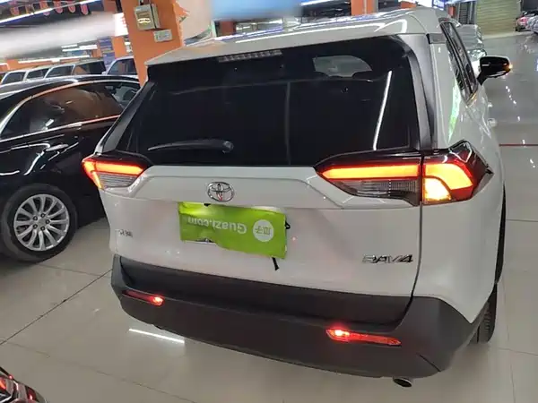 Toyota RAV4 2021