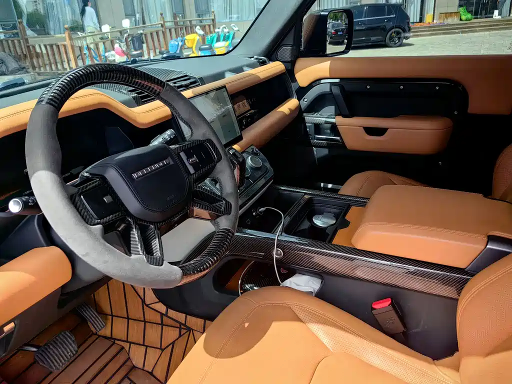 Land Rover Defender 2023 — фото 14