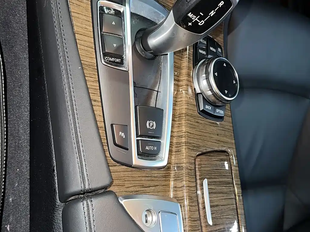 BMW 5 Series 2014 — фото 14