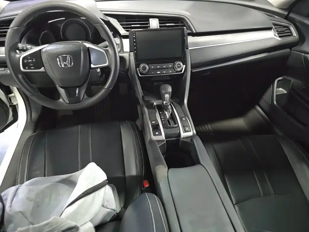 Honda Civic 2018 — фото 10