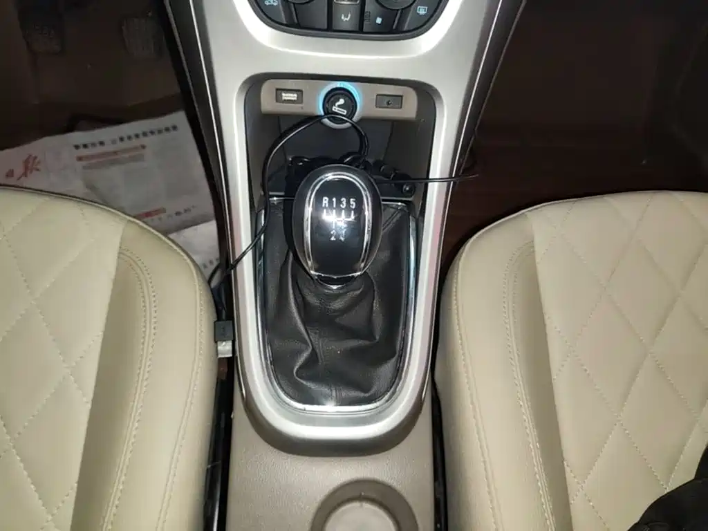 Buick Excelle 2014 — фото 14