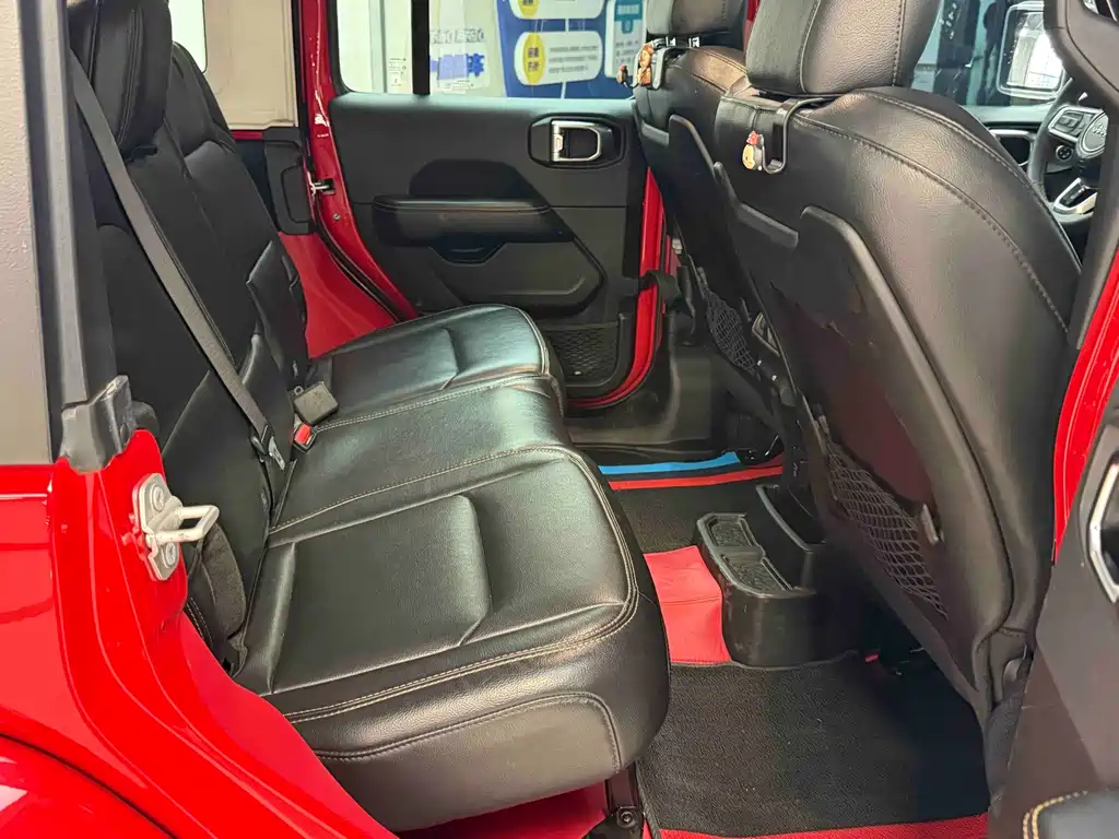 Jeep Wrangler 2024 — фото 16