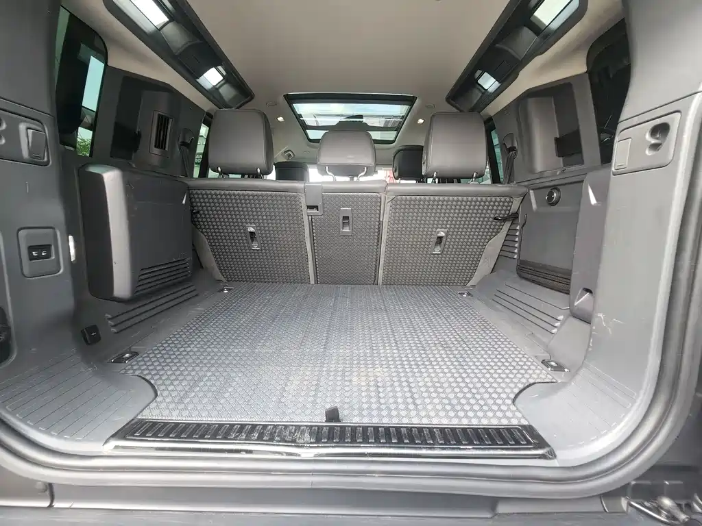 Land Rover Defender 2021 — фото 8