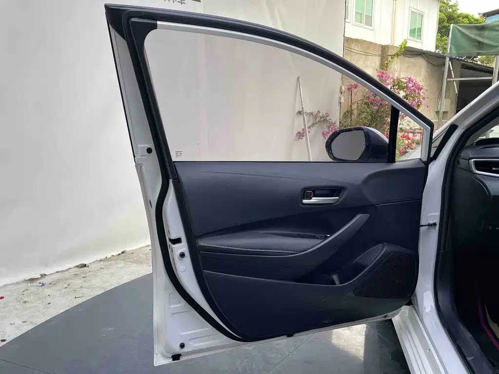 Toyota Corolla 2022 — фото 16