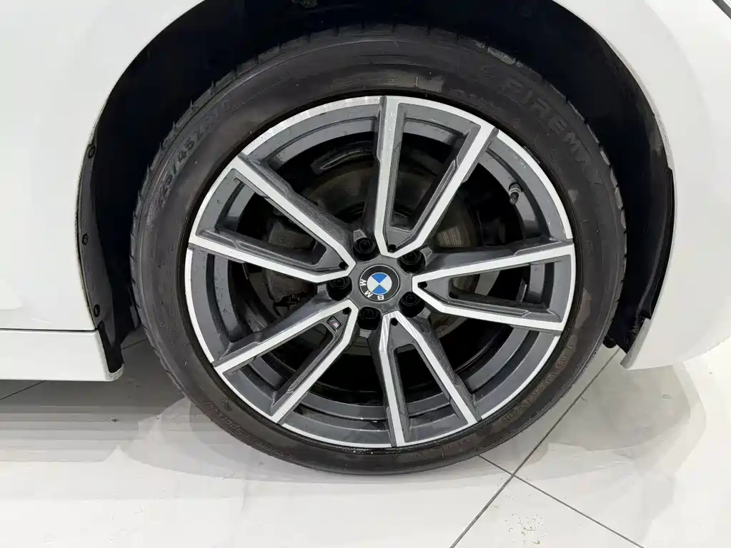 BMW 3 Series 2021 — фото 19