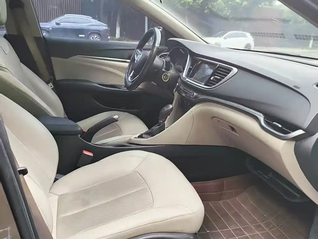 Buick Excelle 2017 — фото 11