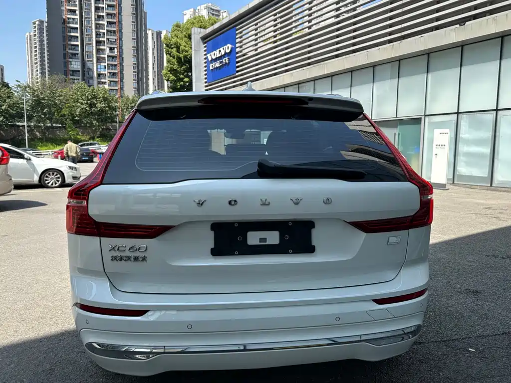 Volvo XC60 PHEV 2023 — фото 7