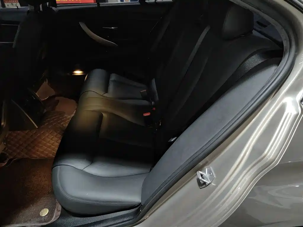 BMW 3 Series 2015 — фото 14