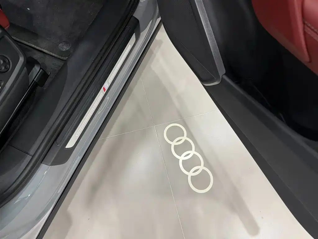 Audi Q5L 2025 — фото 16