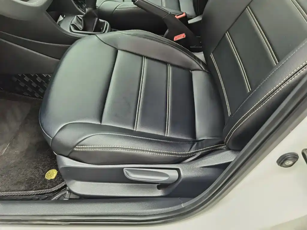 Volkswagen Polo 2015 — фото 20