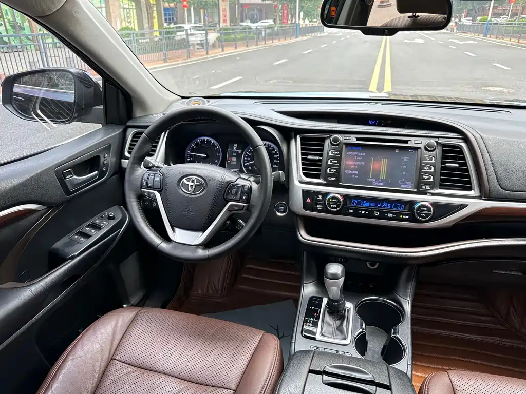Toyota Highlander 2016 — фото 15