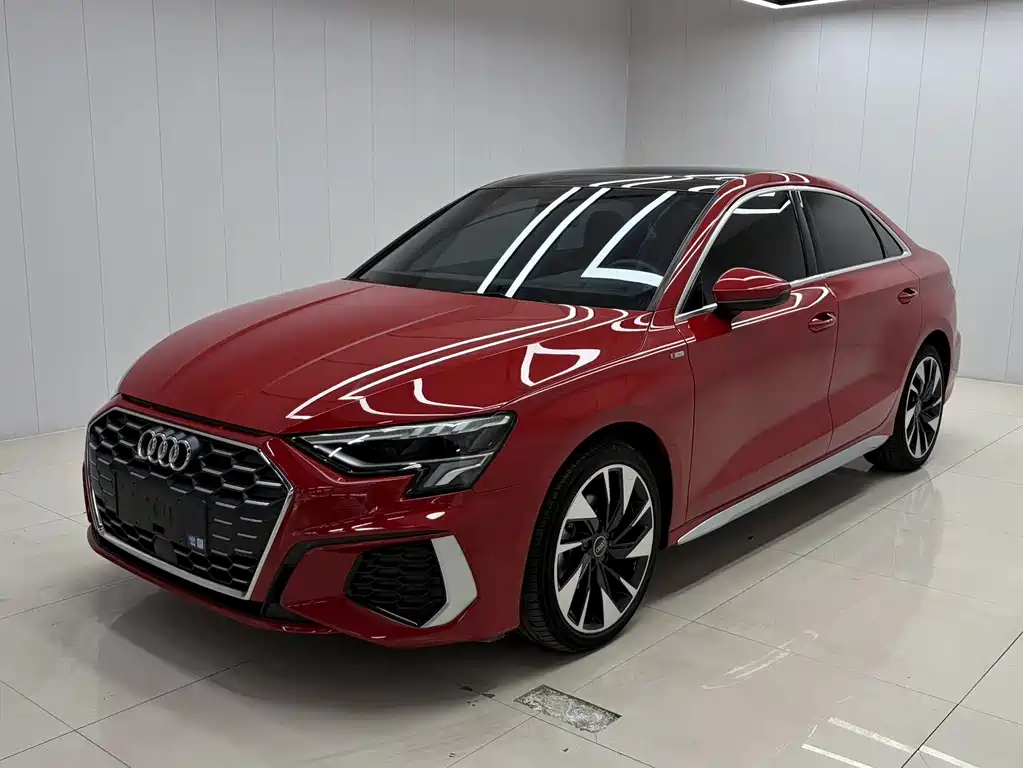 Audi A3 2022 — фото 1
