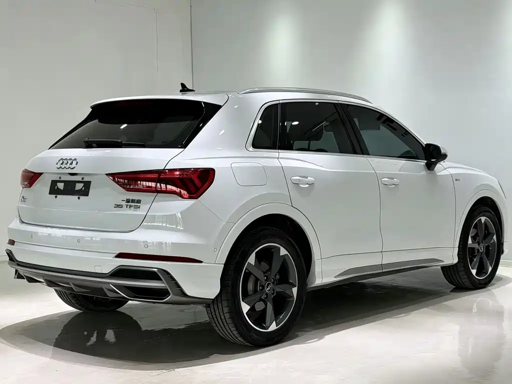 Audi Q3 2022 — фото 4