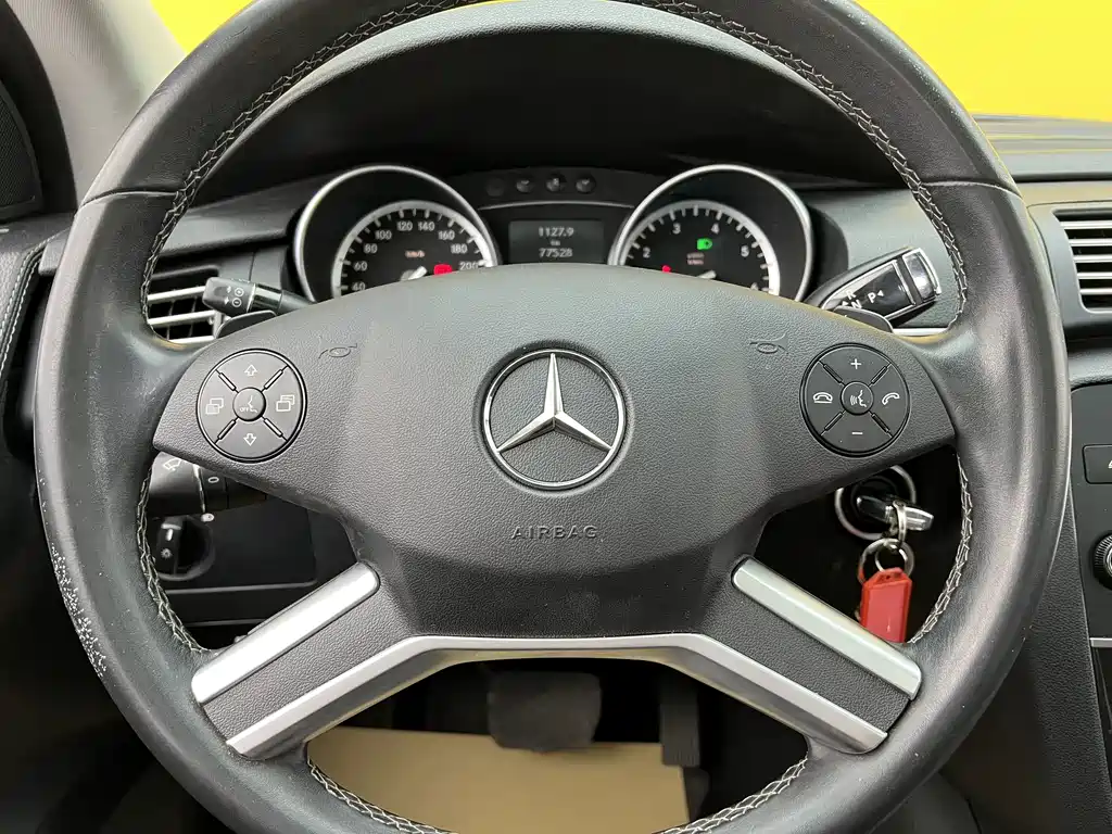 Mercedes-Benz R-Class 2017 — фото 13