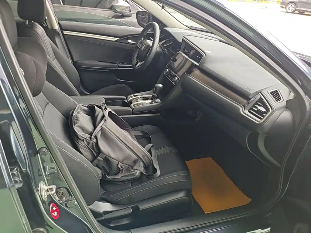 Honda Civic 2019 — фото 16