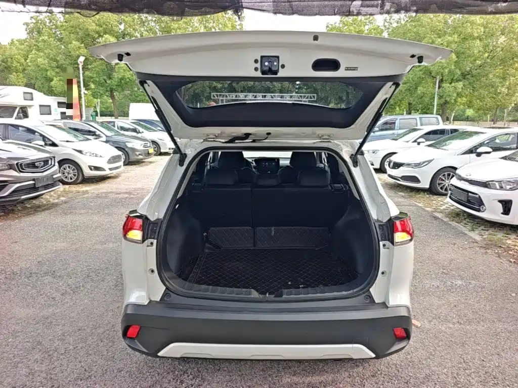 Toyota Corolla Cross 2023 — фото 19