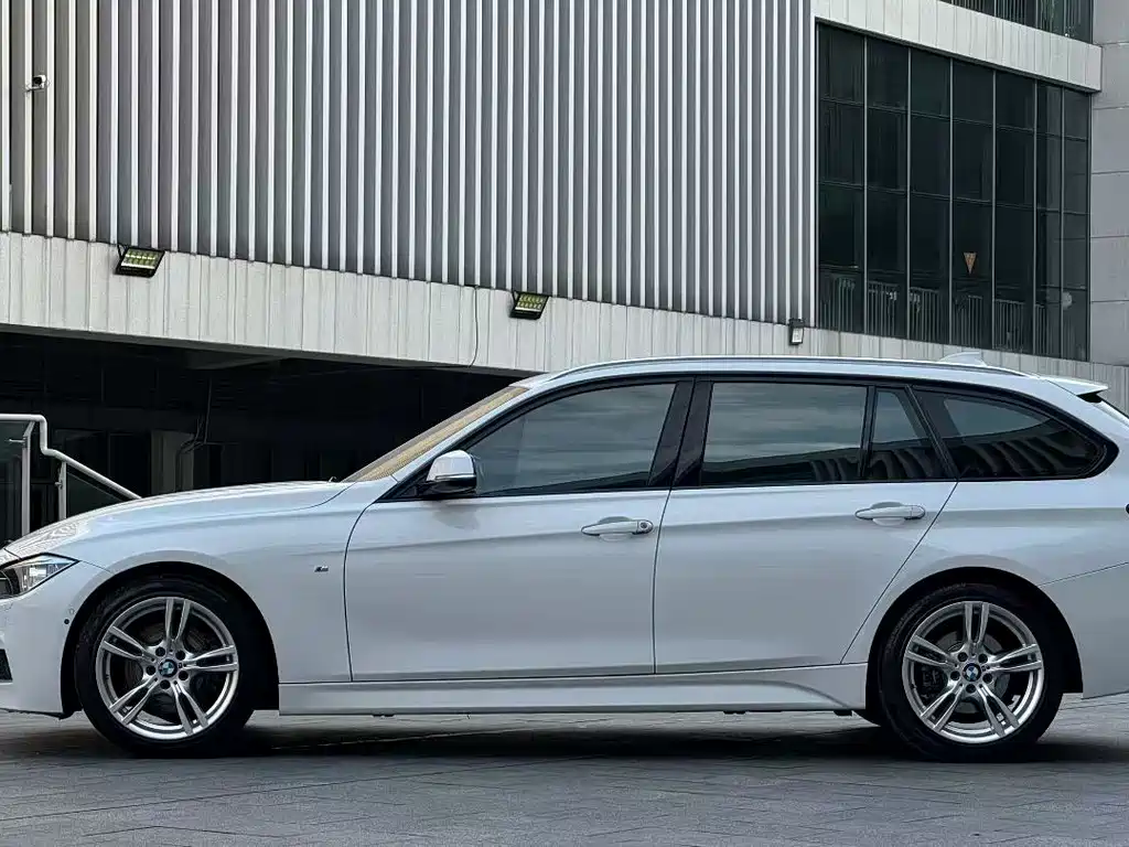 BMW 3 Series 2016 — фото 7