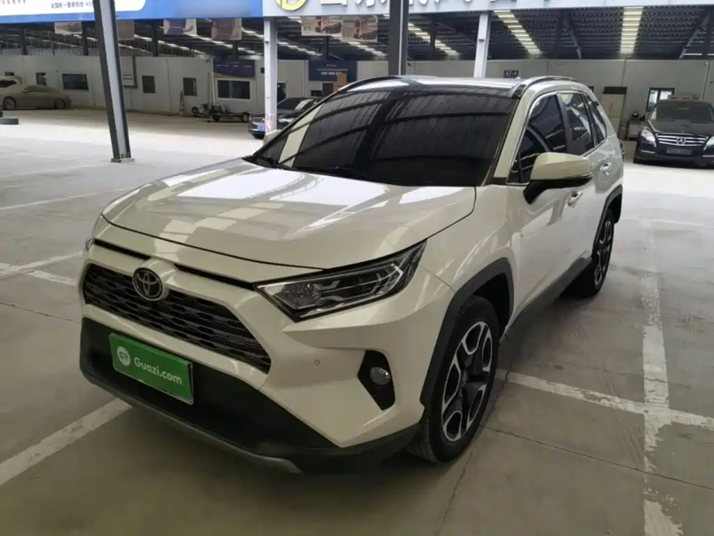 Toyota RAV4 2020 — фото 2