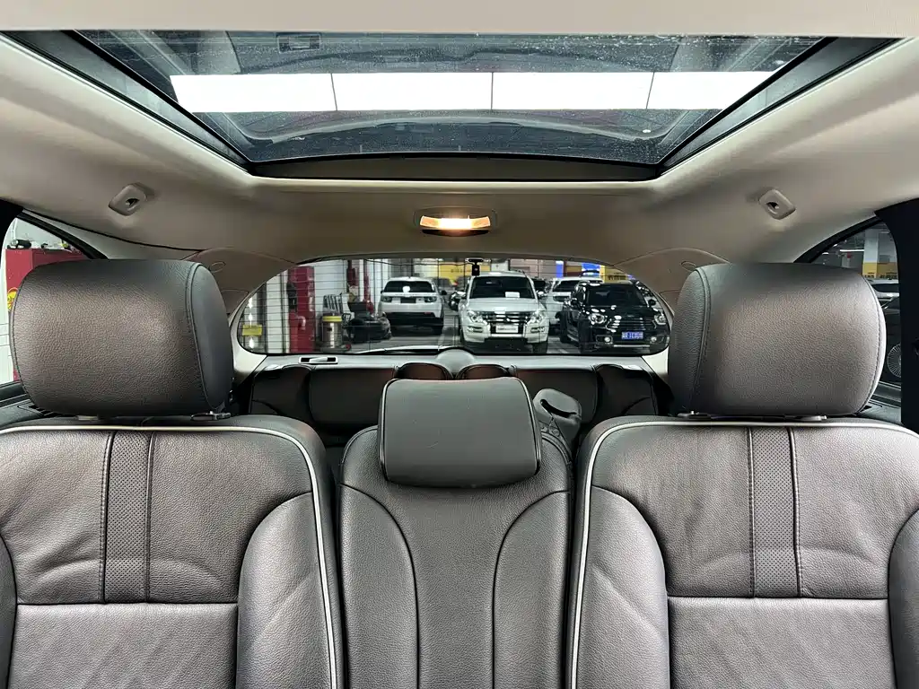 Mercedes-Benz R-Class 2017 — фото 11