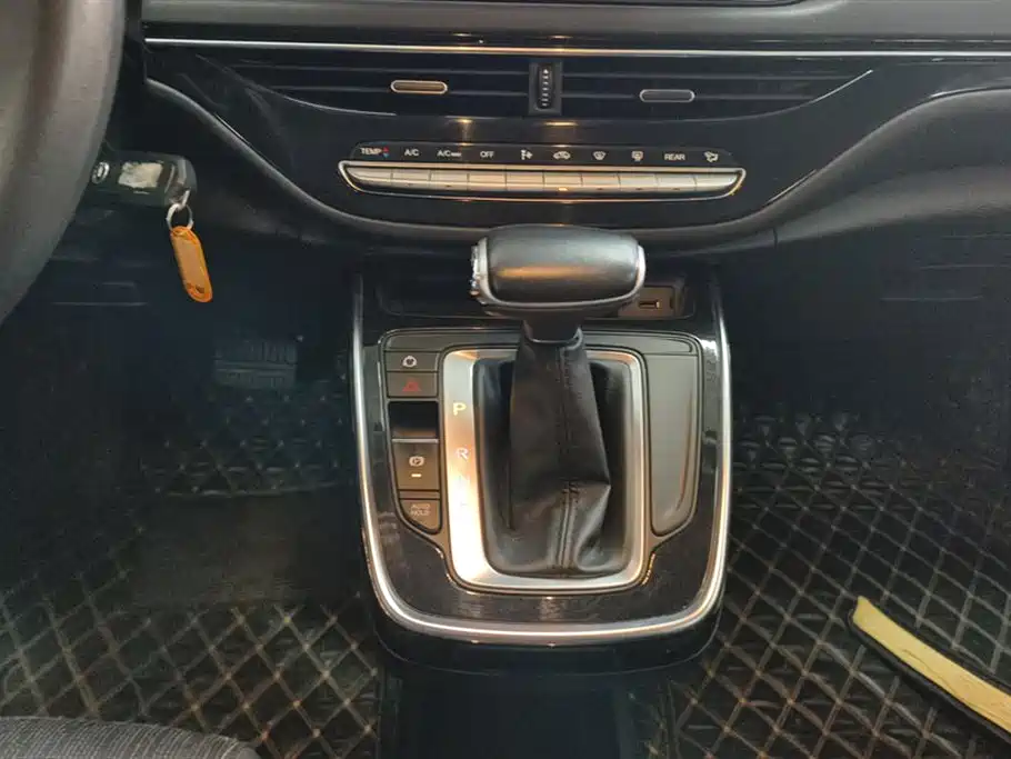 GAC Motor Trumpchi M6 2022 — фото 16