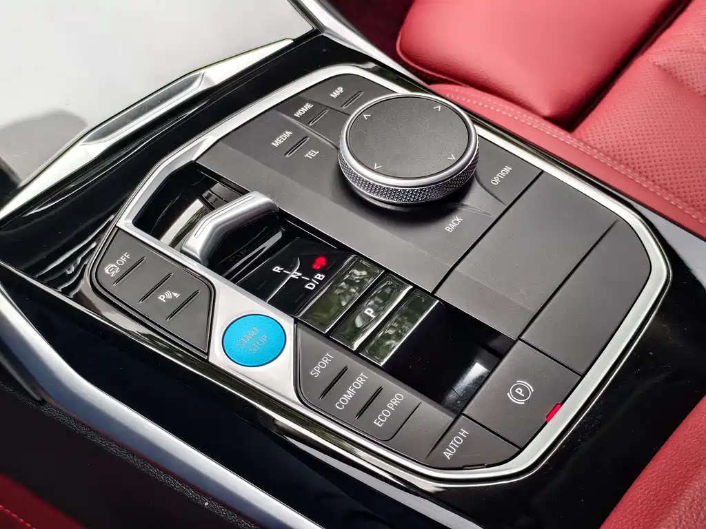 BMW i3 2024 — фото 12