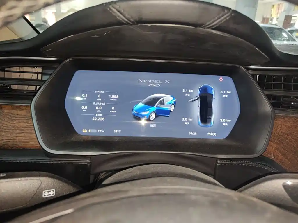 Tesla Model X 2019 — фото 8