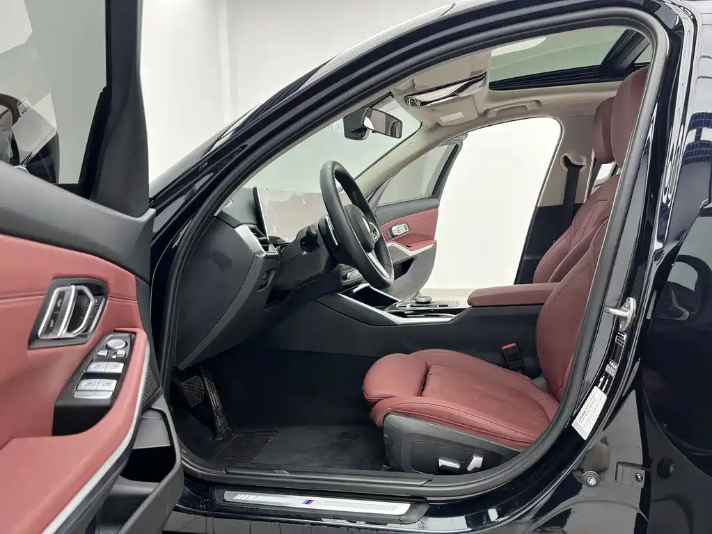 BMW 3 Series 2023 — фото 10