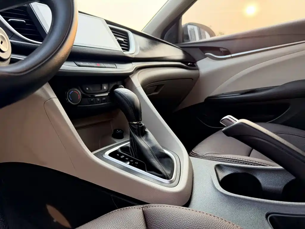 Buick Excelle 2019 — фото 14