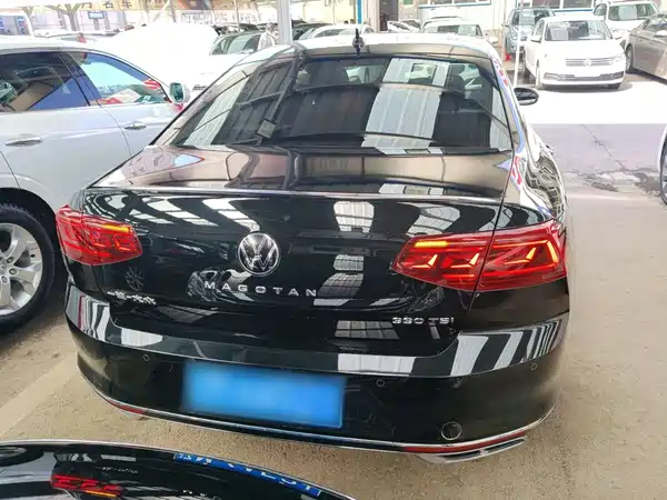 Volkswagen Magotan 2025