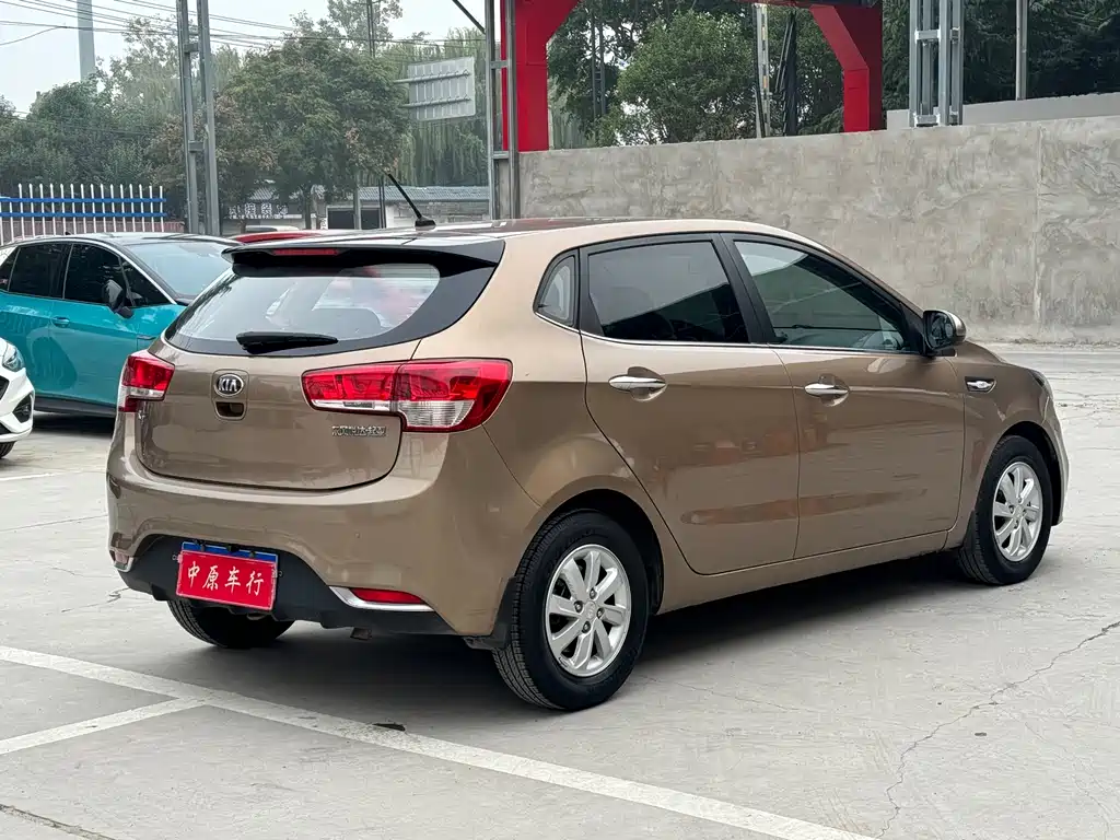 Kia K2 2016 — фото 18