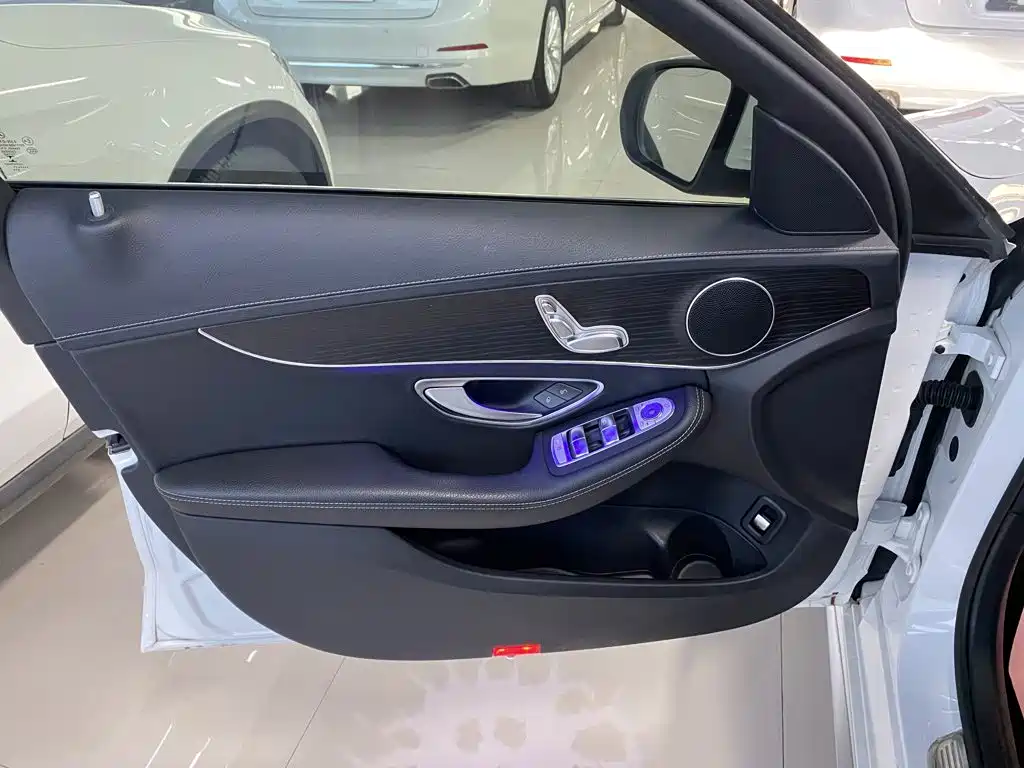 Mercedes-Benz C-Class 2021