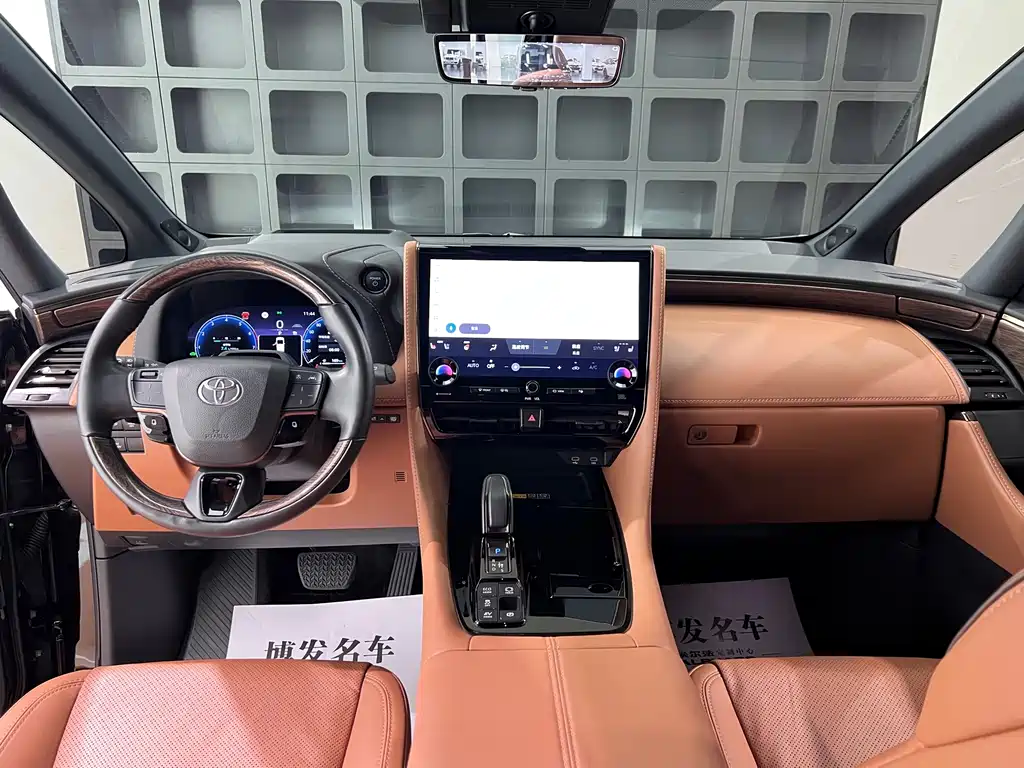 Toyota Alphard 2024 — фото 28