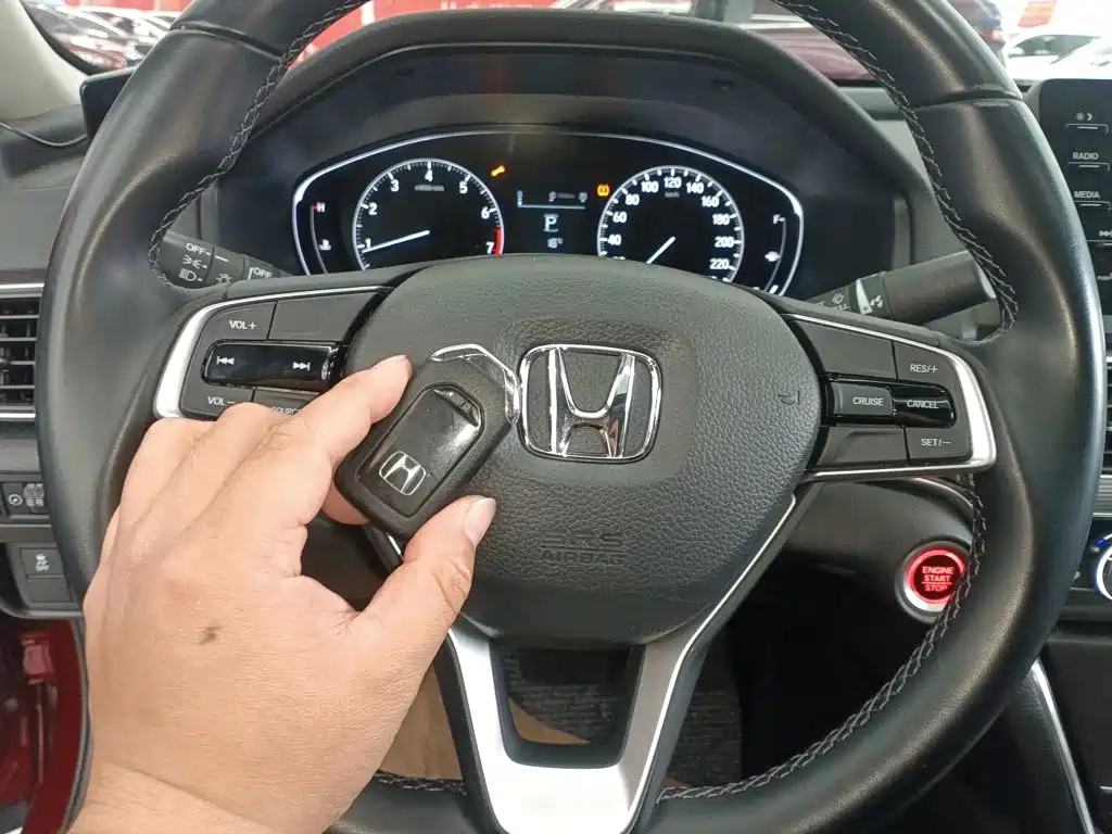 Honda Accord 2020 — фото 17