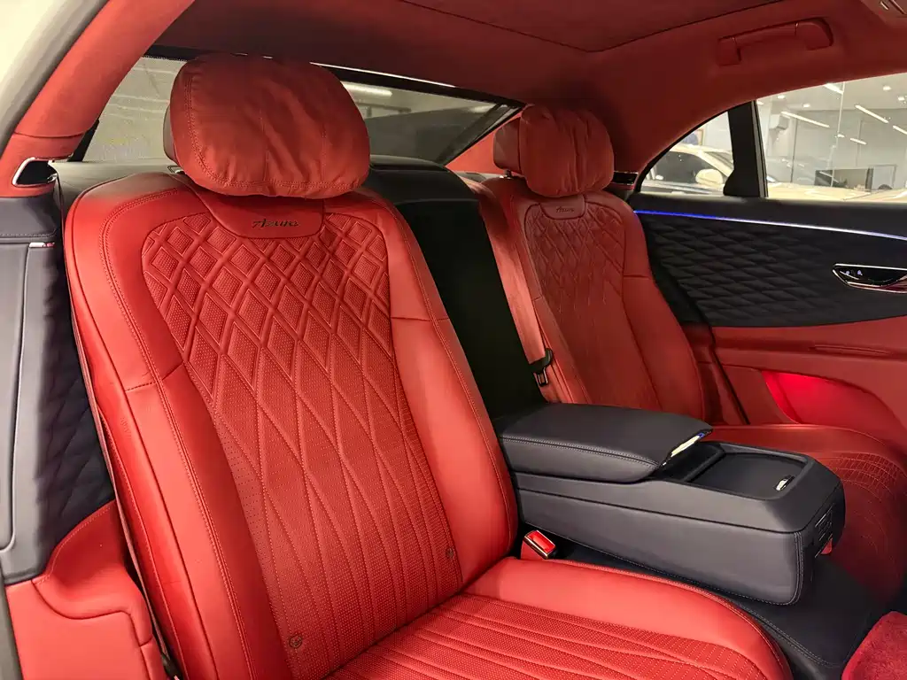 Bentley Flying Spur 2023 — фото 17