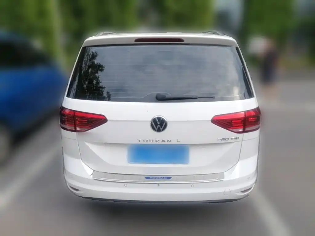 Volkswagen Touran 2022 — фото 10