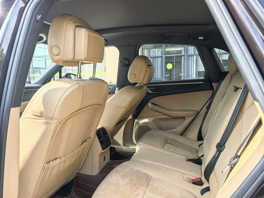 Porsche Macan 2017 — фото 11