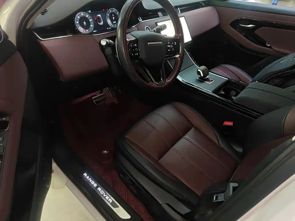 Land Rover Evoque 2024 — фото 15