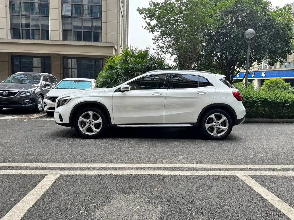 Mercedes-Benz GLA 2018 — фото 4