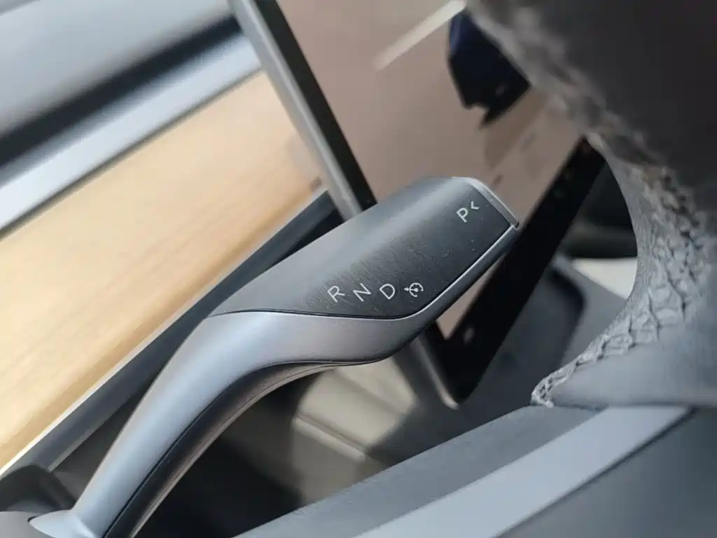 Tesla Model Y 2022 — фото 14