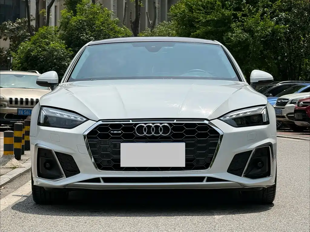 Audi A5 2023 — фото 1